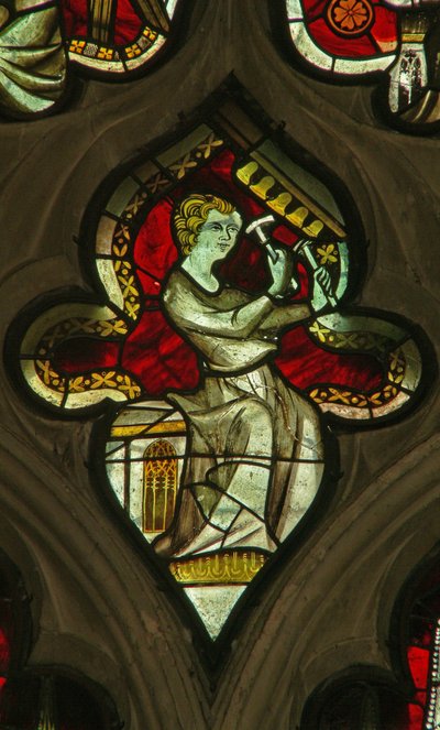 Ein Fenster in der Marienkapelle, Darstellung eines musizierenden Engels mit Glocken von English School