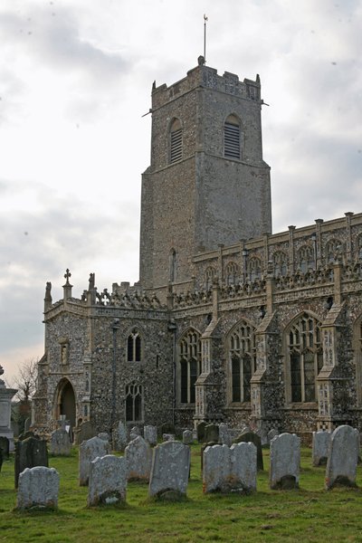 Ansicht der Kirche von Süden von English School