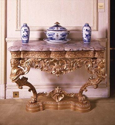 George II geschnitzter Konsolentisch, um 1750 von English School