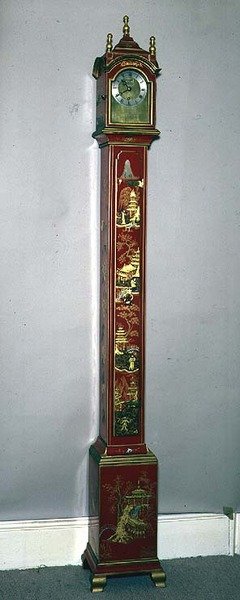 Großmutteruhr, verziert mit vergoldeter Chinoiserie, gewölbter Haube und Messingzifferblatt von Samuel Short von English School