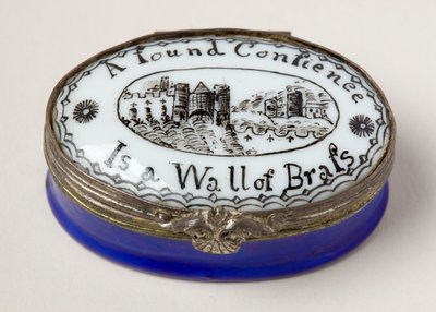 Ovales Pflasterkästchen mit weißem Porzellandeckel von English School