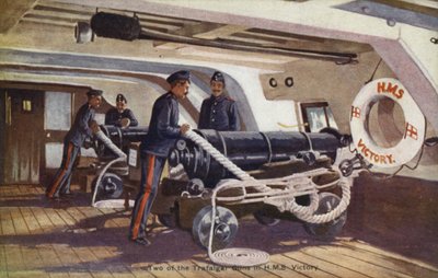 Zwei der Trafalgar-Kanonen in der HMS Victory von English School