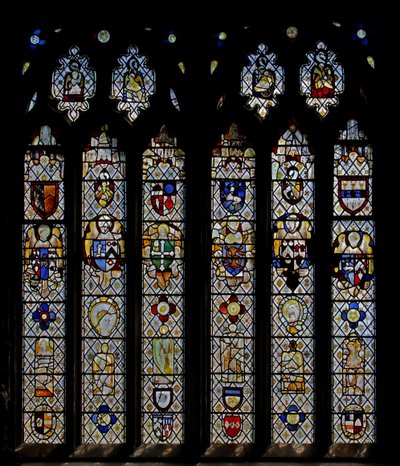 Fenster St. Nectan Kapelle Sw, Engel mit Wappenschilden darstellend; neu eingesetzte Engel, Köpfe und Rundbilder. Die Symbole der vier Evangelisten von English School