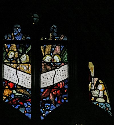 Fenster s2 mit dem singenden Engelschor; Engel - Weihrauch schwenkend von English School