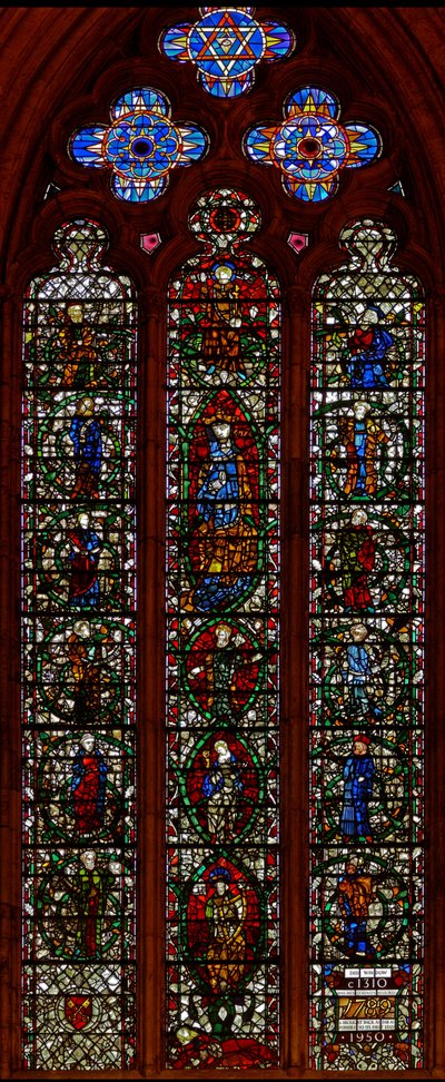 Fenster w30 mit dem Jessebaum von English School