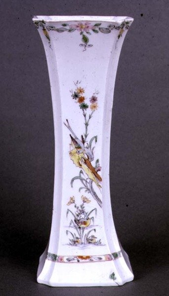 Worcester Vase in ausladender Form, bemalt in Kakiemon-Farben, ca. 1750 (Keramik) von English School