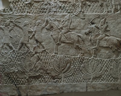 Die assyrische Armee von König Ashurbanipal im Kampf während des Feldzugs gegen Elam von Erich Lessing