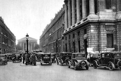 Eingang zur Rue Royale mit der Madeleine im Hintergrund, Paris, 1931 von Ernest Flammarion
