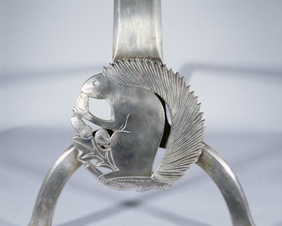 Kaminbock, der ein Eichhörnchen darstellt, ca. 1905-10 (Detail) von Ernest William Gimson
