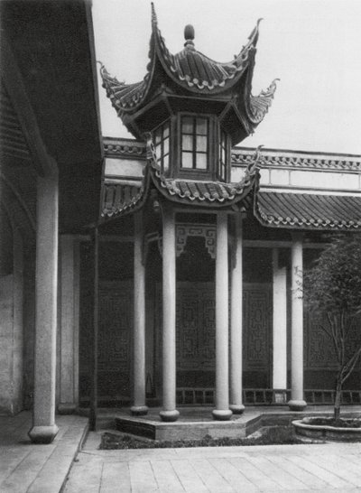 Changshafu, Chen kia tze tang, Hunan, Ahnentempel der Familie Chen, Glockenturm im Hauptgericht von Ernst Boerschmann