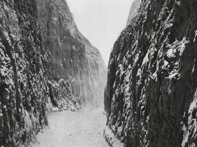 Pingyangfu, Shansi, Schlucht im Löss von Ernst Boerschmann