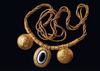 Goldkette und Bullae, aus Todi (Umbrien). Etruskische Zivilisation, 4. Jahrhundert v. Chr. von Etruscan