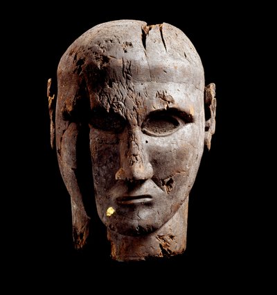Kopf eines Mannes, Holzskulptur mit Goldspuren, 7. Jahrhundert v. Chr. von Etruscan