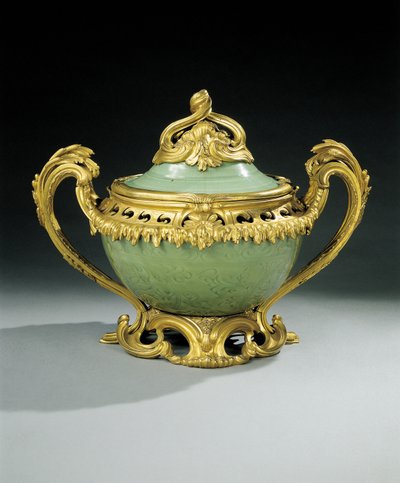 Louis XV Potpourri-Vase von European School