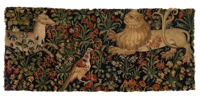 Mille-fleurs-Wandteppichfragment, Darstellung von Reh, Löwe und Fasan von European School