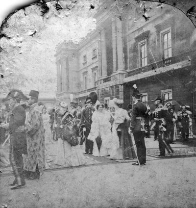 Parade der indischen und kolonialen Truppen durch HM den König, Buckingham Palace, London von Excelsior Stereoscopic Tours