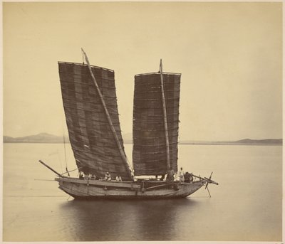 Die erste koreanische Dschunke bringt Depeschen an Bord der U.S.S. Colorado, unmittelbar nach dem Ankern von Felice Beato