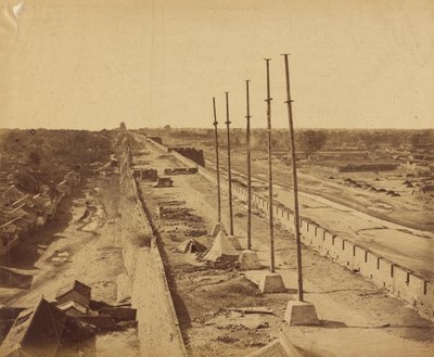 Oberseite der Mauer vom Antin-Tor, von britischen und französischen Truppen besetzt, 21. Oktober 1860 von Felice Beato