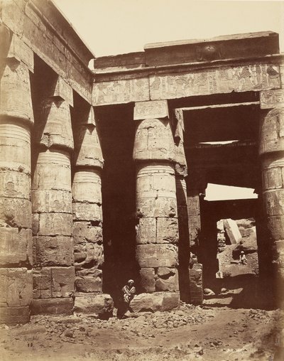 Interieur des ersten Hofes des Tempels von Ramses III in Karnak [Theben] von Félix Bonfils