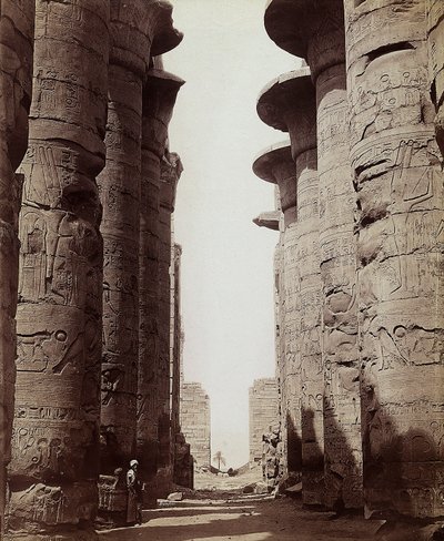 Säulen der Hypostylhalle des Großen Tempels von Amun-Ra in Karnak, Ägypten von Félix Bonfils