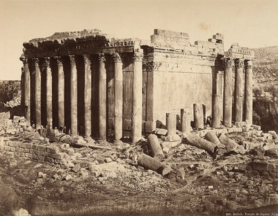 Der Tempel des Bacchus, in der archäologischen Zone von Heliopolis oder Baalbek, antike syrische Stadt, heute Libanon von Félix Bonfils