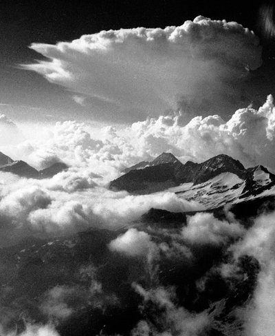 Aufstieg zum Breithorn, Gipfel der Monte Rosa Kette von Fosco Maraini
