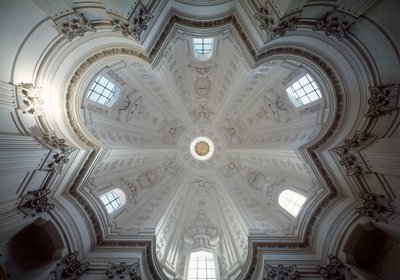 Innenansicht der Kuppel der Kirche St. Ivo alla Sapienza von Francesco Borromini