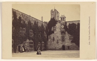 Chirk Castle - Der Innenhof von Francis Bedford
