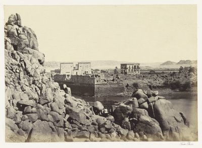 Blick auf die Südseite der Insel Philae von Francis Frith