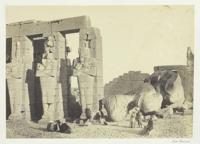 Osiride-Säulen und großer gefallener Koloss im Memnonium, Theben von Francis Frith