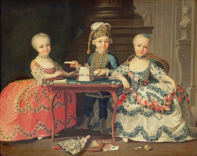 Gruppenporträt eines Jungen und zweier Mädchen, die ein Kartenhaus bauen, mit anderen Spielen auf dem Tisch von Francois Hubert Drouais