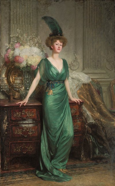 Porträt der ehrenwerten Mrs. Ernest Guinness, stehend, in einem smaragdgrünen Kleid und Feder, 1912 von Frank Dicksee