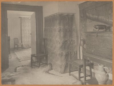 Kelmscott Manor: Durchgang zum getäfelten Raum von Frederick H. Evans