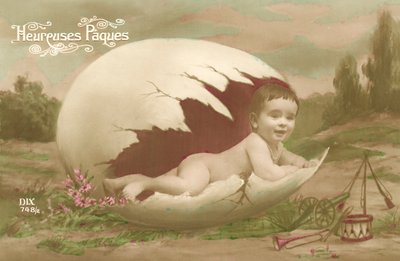 Osterkarte, zeigt Baby, das aus einem großen Ei schlüpft von French Photographer