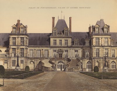 Palais de Fontainebleau, Fassade und Haupteingang von French Photographer