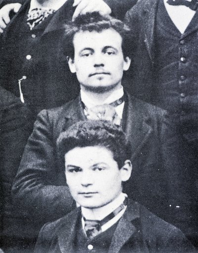 Porträt: Alfred Jarry (1873-1907) und Fargue (1876-1947) am Lycée Henri IV, Paris - Foto von French Photographer