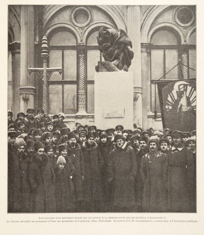 Enthüllung eines Denkmals, das von den Sowjets zum Gedenken an einen der Mörder von Alexander II. errichtet wurde, aus Histoire des Soviets, veröffentlicht 1922 von French Photographer