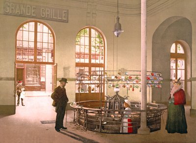 Vichy-Quellwasser, das an der Grande Grille-Quelle im Glas verkauft wird von French Photographer