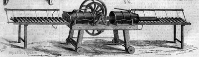 Landwirtschaftsmaschine: eine Maschine zur Herstellung von Drainagerohren, präsentiert auf der Landwirtschaftsausstellung 1860 in Paris - Gravur in „Le Monde Illustré“ Nr. 168 vom 30. Juni von French School