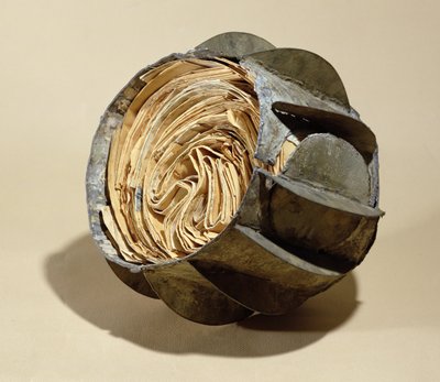 Ball gefüllt mit Briefen, in die Seine geworfen zur Zeit der Belagerung von Paris, 1870-71 (Blei) von French School