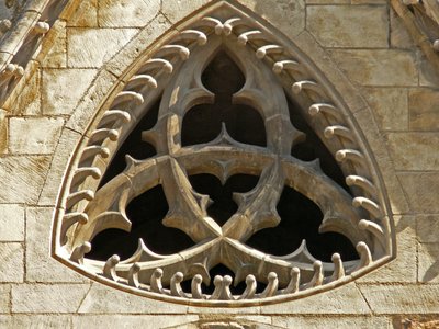 Rosette Trefoil an der Westfassade von French School