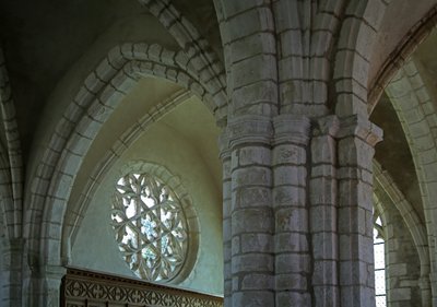 Darstellung des Rosettenfensters an der Ostwand des südlichen Querschiffs von French School