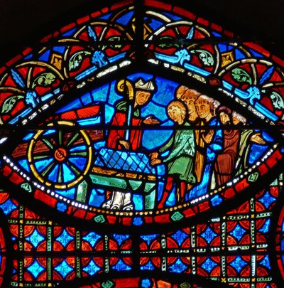 Detail eines Fensters, das Szenen aus dem Leben des hl. Stephanus darstellt: Bischof und Sarg (Detail) von French School