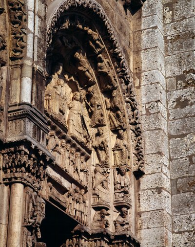 Gotische Kunst: Detail des Tympanons des Königlichen Portals der Basilika Notre Dame de Chartres von French School