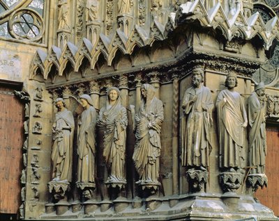 Jambenfiguren von der rechten Seite des zentralen Portals, Westfassade, ca. 1240 von French School