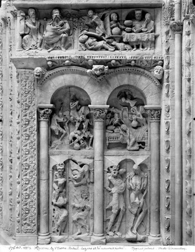 Lazarus und der reiche Mann, vom Südportal, ca. 1130 von French School