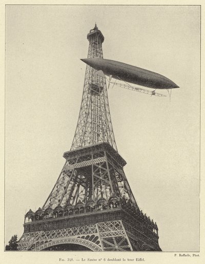Der Santos Nr. 6 umrundet den Eiffelturm von French School