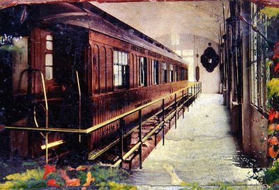 Postkarte, die den Eisenbahnwagen zeigt, in dem die Unterzeichnung des Waffenstillstands in Rethondes im Wald von Compiègne am 11. November 1918 um 5 Uhr morgens stattfand von French School