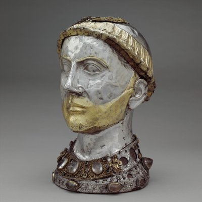 Reliquienbüste des Heiligen Yrieix, ca. 1220-40 (vergoldetes Silber mit Bergkristall, Edelsteinen und Glas) von French School