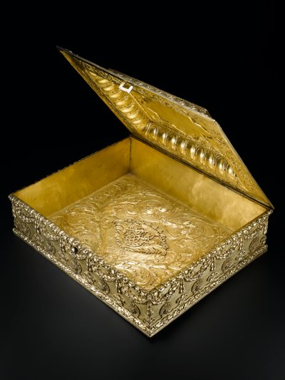 Silbervergoldete rechteckige Schatulle mit Scharnierdeckel, in der Mitte abgestuft, aus dem Lennoxlove-Toilettenset, im Besitz von Frances Teresa Stewart, Herzogin von Richmond und Lennox: Französisch, Paris, 1666-1667 von French School